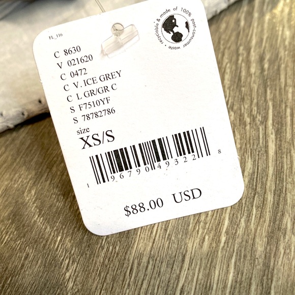 NWT Free People MOVEMENT Good Karma high neck RUNSIE in Ice Gray - Size XS/S - Picture 9 of 9